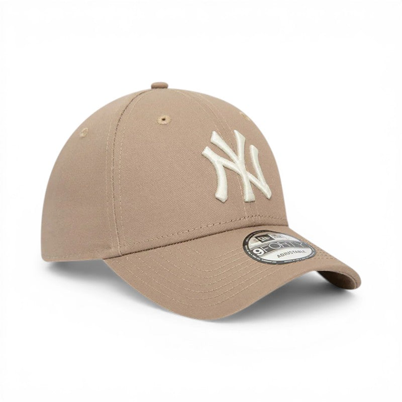 League Essential Yankees Beige