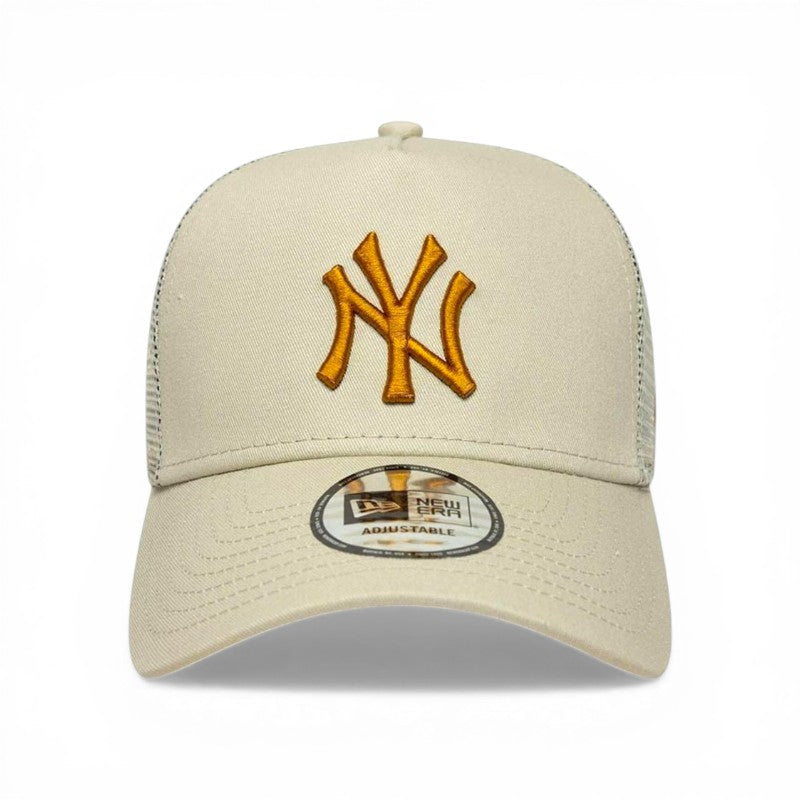 League Essential Yankees Trucker