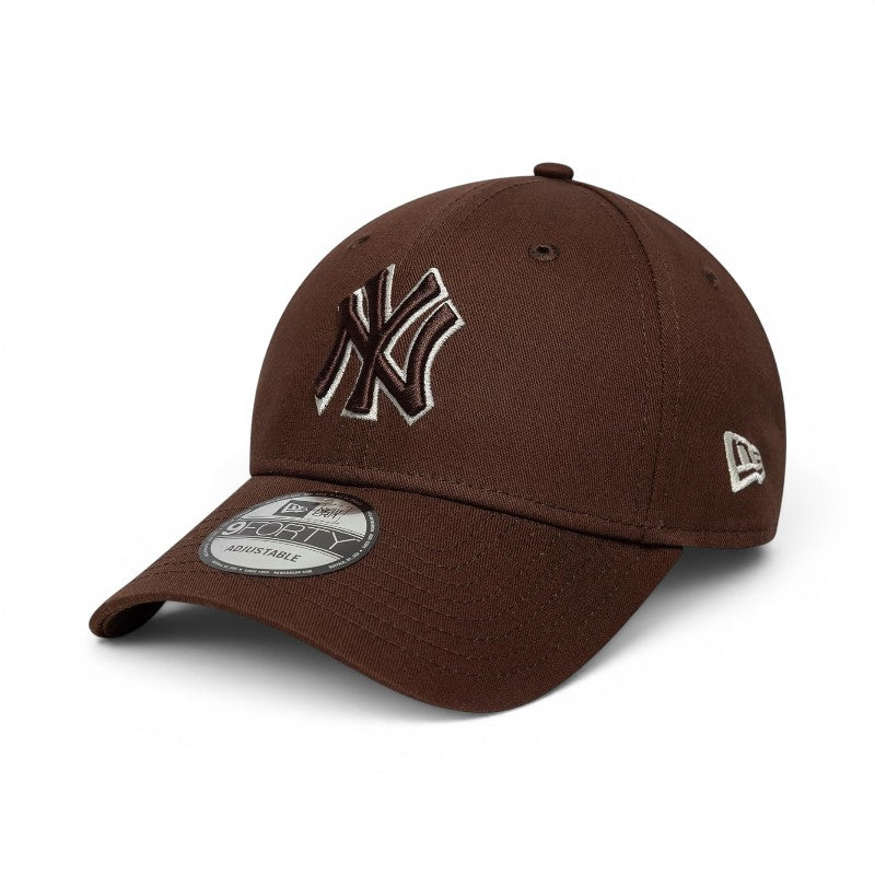 League Essential Yankees Chocolate