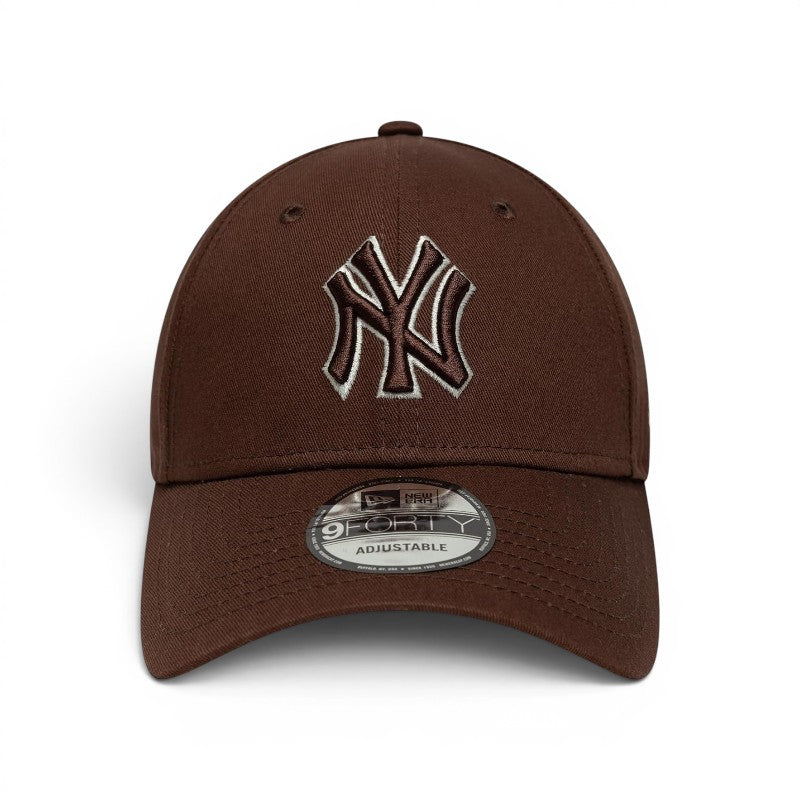League Essential Yankees Chocolate